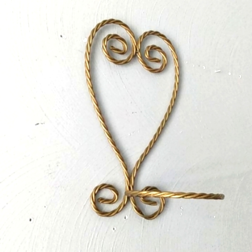 Home Interiors "RARE" Vintage Twisted Heart goldtone metal pot/ towel holder
